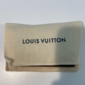 Louis Vuitton 6 key holder